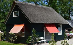 A Cosy House Close To Giethoorn And The Weerribben-Wieden National Park, With A Boat Available Hire